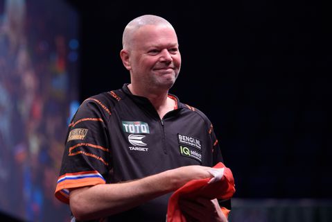 Raymond van Barneveld profiteert van nieuwe regels PDC: darter zeker van deelname Euro Tour-toernooien