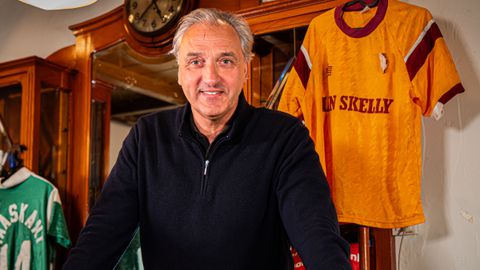 Hilariteit over carnaval-anekdote in voetballerij: 'De dag erna is het koprollen geblazen op de training'