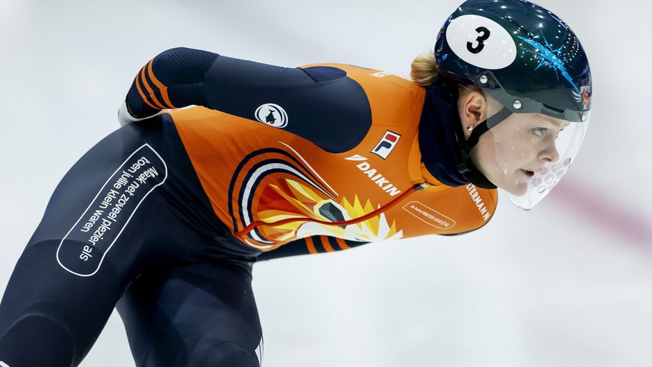 Topshorttrackster valt bij World Tour in Tilburg op met emotionele boodschap: 'Oh mijn God, dat had ik echt niet verwacht'