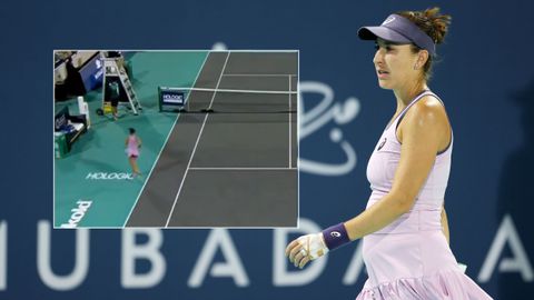 Toptennisster laat publiek stomverbaasd achter en onderbreekt wedstrijd om bizarre reden