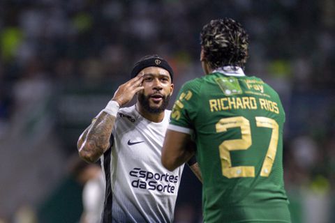 Memphis Depay herpakt zich na veelbewogen week: 'Er zullen nog meer goede prestaties komen'