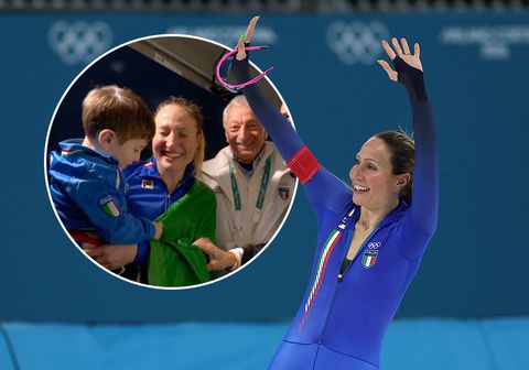 Italiaanse topschaatsster maakt indruk met ongelooflijke prestatie op Winterspelen en viert titel met zoontje Tommaso
