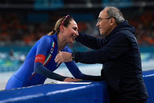 Gigantische schaatsstunt op Winterspelen laat Italië juichen: 'Een ongelooflijke overwinning'