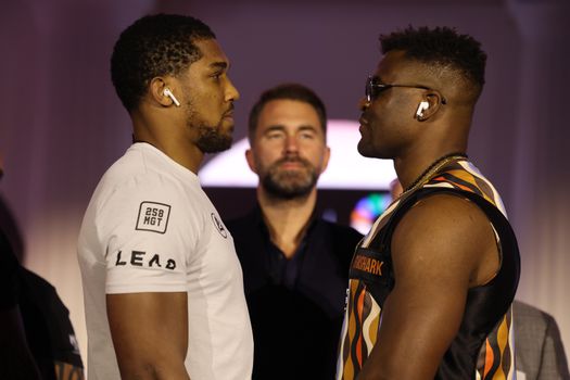 Op deze manier kijk jij naar Anthony Joshua en Francis Ngannou in zwaargewichtclash: lees hier alles wat je moet weten