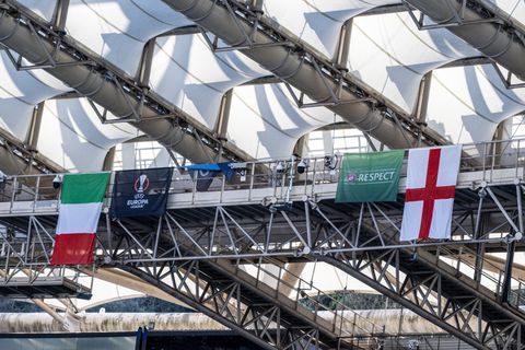 Brighton & Hove Albion-fans aangevallen in Rome: 'Ze bleven slaan en schoppen'