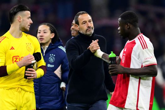 John van 't Schip genoot van Ajax-fans tegen Aston Villa: 'Ze stonden als één blok achter de ploeg'