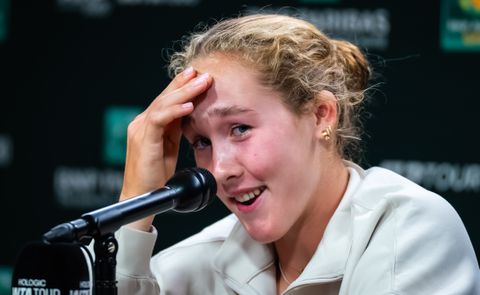 Tennissensatie (17) voelt zich al een 'oude vrouw': 'Hopelijk word ik dan ook slimmer'