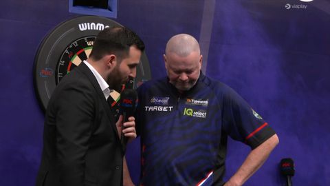 'Oudje' Raymond van Barneveld doet opvallende bekentenis: 'Ik gebruikte altijd de traditionele'