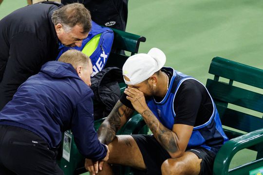 Tranen bij Nick Kyrgios - Botic van de Zandschulp nadat tennisduel op vreselijke manier eindigt