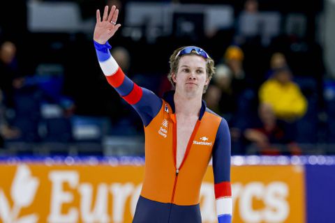 Loting WK allround schaatsen | Nederlandse mannen ontlopen elkaar, spectaculaire slotrit voor Jordan Stolz