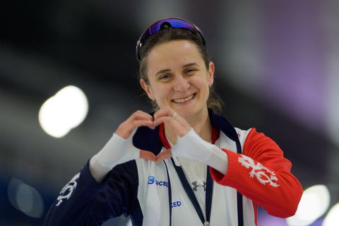Afzwaaiende Martina Sablikova (38) glundert na 'explosie aan emoties' bij laatste keer Thialf: 'Indrukwekkend!'