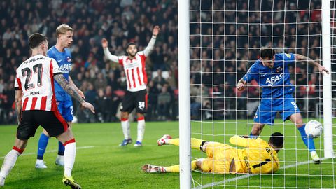 Live Eredivisie | Onherkenbaar PSV plots op gelijke hoogte na ongelooflijke ketser AZ-doelman