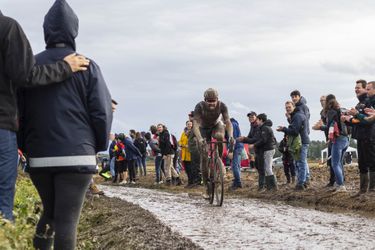 Parijs-Roubaix: last minute aanpassingen aan parcours, sommige kasseien zijn glibberig