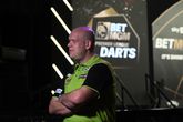 Bizarre blessure Michael van Gerwen onthuld: 'Eén groot, waardeloos verhaal'