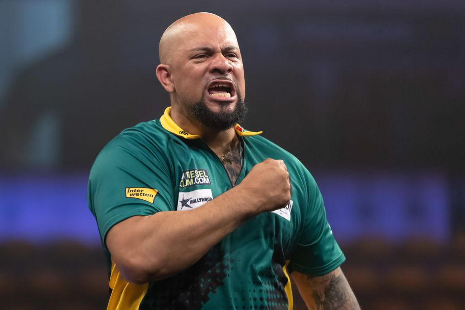 Dansende Zuid-Afrikaan keert terug op WK darts voor landenteams: 'Het is tijd voor Afrika'