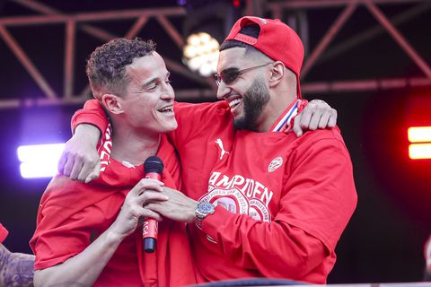 'Kippenvel' voor PSV-icoon Ibrahim Afellay tijdens huldiging: 'Had ik maar een tijdmachine'