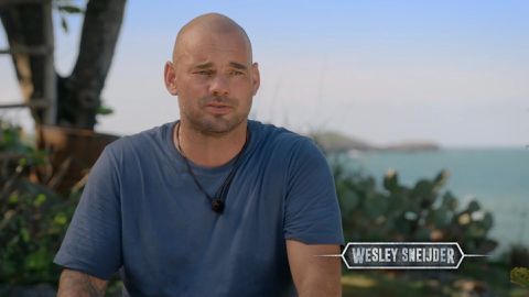 Voetbalicoon Wesley Sneijder (41) wanhopig zonder grote liefde op Football Island: 'Dan ga ik hallucineren'