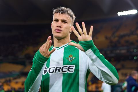 Gerucht over verboden liefde duikt op in Spanje: peperdure aanwinst papt aan met dochter van clublegende