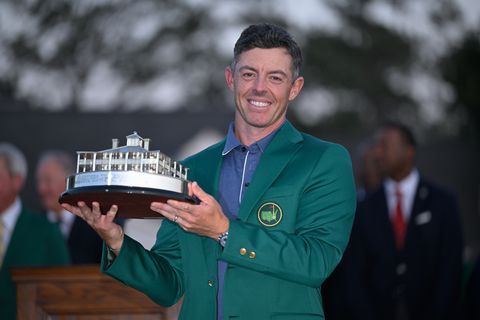 Golficoon Rory McIlroy (36) smijt met geld bij traditioneel diner voor iconisch toernooi