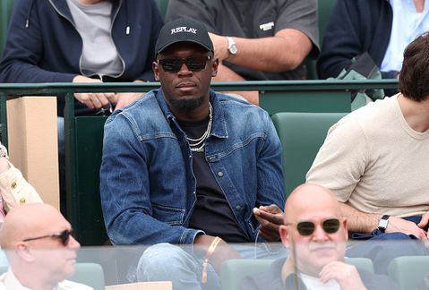 Wereldberoemde oud-atleet in publiek bij toptennissers Jannik Sinner en Carlos Alcaraz: 'Zo, jij bent wel heel sterk'