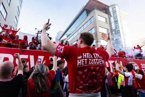 Hartverscheurend verhaal van terminale PSV-fan bij kampioensfeest: 'Super fijn dat we dit nog kunnen doen'