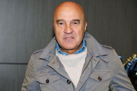 'Beveiligde' en bekende PSV-fan lacht om 'uitdaging' in Amsterdam: 'Ik weet niet of dat zo verstandig is'