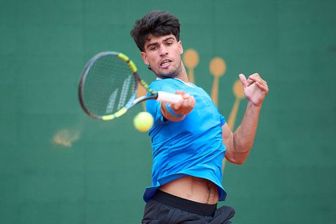 Toptennisser Carlos Alcaraz wint overtuigend bij rentree op gravel, maar ziet wel groot gevaar: 'Die ga ik verliezen'