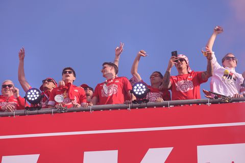 Lees hier alles terug over huldiging van landskampioen PSV in Eindhoven, hoogtepunt op Stadhuisplein