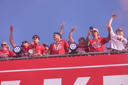 Lees hier alles terug over huldiging van landskampioen PSV in Eindhoven, hoogtepunt op Stadhuisplein