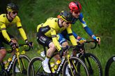 Jonas Vingegaard voor het eerst weer op de fiets: 'Ik hoop bij de start van de Tour de France te zijn'