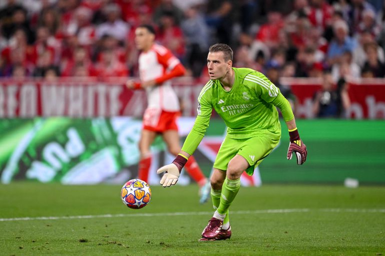 Real Madrid-keeper Andriy Lunin keept ook return tegen Bayern München