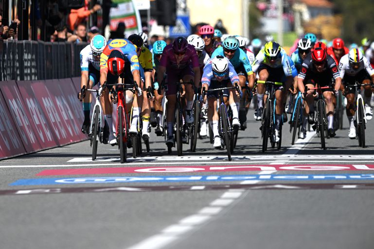 Giro d'Italia, etappe 5 | Niets lijkt een nieuw duel tussen Jonathan Milan en Tim Merlier in de weg te staan