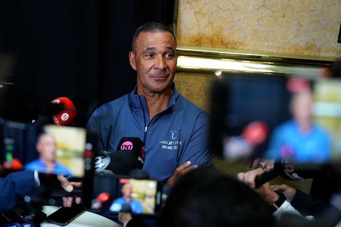 Voetballegende Ruud Gullit trotseert bizarre omstandigheden, voorspellende gaven blijken nét niet goed