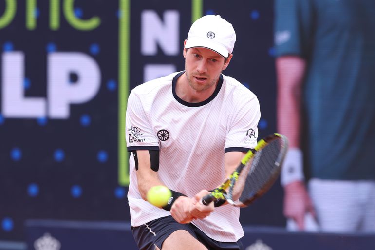 Zorgen nemen toe rond Botic van de Zandschulp: Nederlandse tennisser moet vrezen voor deelname aan Roland Garros