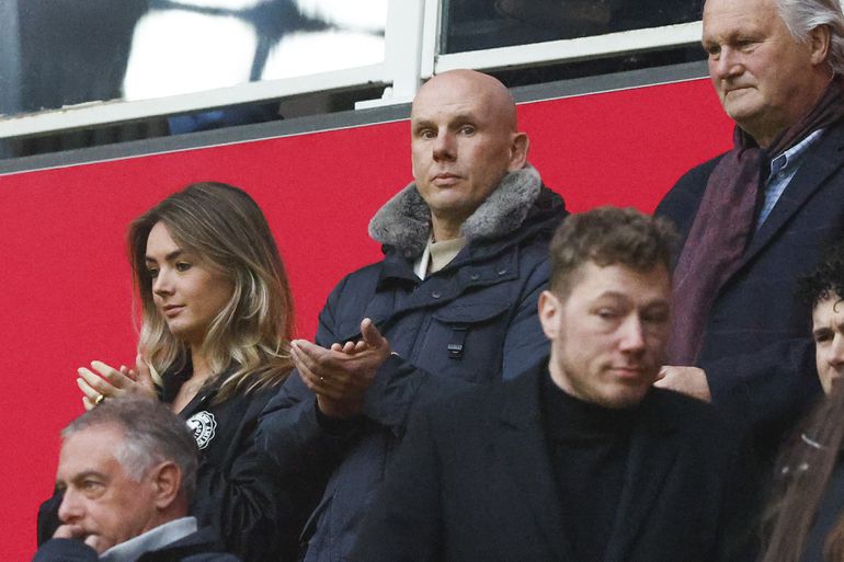 'Gestreelde' Jan van Halst reageert op afgrijselijke Ajax-periode: 'Dan denk je, waar zijn we nu weer in beland?'