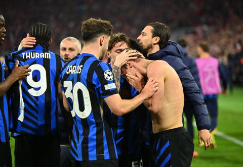 Veelbesproken ploeggenoot Denzel Dumfries kon Champions League-spektakel niet aan: 'Ik viel bijna flauw'