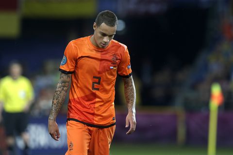 Voormalig Oranje-international openhartig over depressie en paniekaanvallen: 'Ik kon mijn bed niet uit komen'