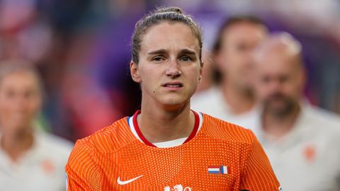 Situatie Oranje Leeuwin Vivianne Miedema (30) roept vragen op: 'Het lichaam laat haar bij momenten in de steek...'