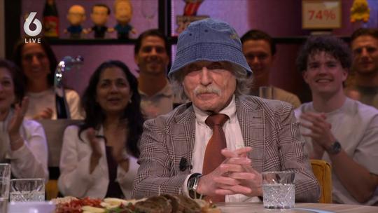 Johan Derksen gaat met nieuwe look naar Curaçao: Vandaag Inside-trio krijgt handig cadeau