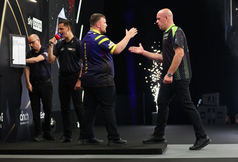 Topdarters Michael van Gerwen en Luke Littler zorgen voor ongeloof