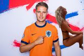 Huwelijk Joey Veerman en vriendin nog niet rond: 'Er is enige discussie bij ons over de locatie'