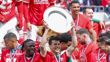 Vertrekkende Lozano richt woord tot PSV-supporters: 'Tweede thuis verlaten maakt me zwaarmoedig'