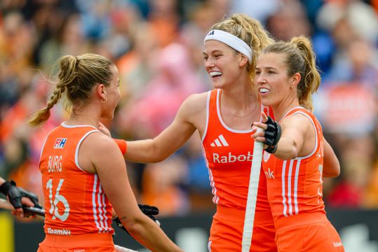 Nederlandse hockeysters walsen dankzij 'mooiste sportvrouw van Nederland' over arm Australië heen