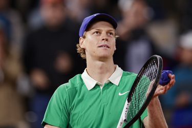 'Gelukkige' toptennisser Jannik Sinner geniet van finaleplaats Roland Garros: 'Ik moet zorgen dat ik er klaar voor ben'