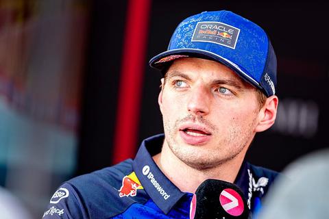 Buitenlandse media zien opmerkelijke actie van Max Verstappen na dramatische GP: 'Dat was hij niet van plan'
