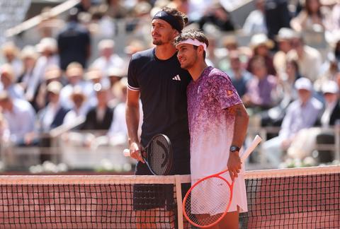 LIVE Roland Garros | Topfavoriet Alexander Zverev wil in finale tegen Italiaanse verrassing van hatelijke nul komen