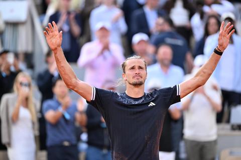 Toptennisser Alexander Zverev denkt terug aan groot drama na winst op Roland Garros: 'Dat is wat telt'
