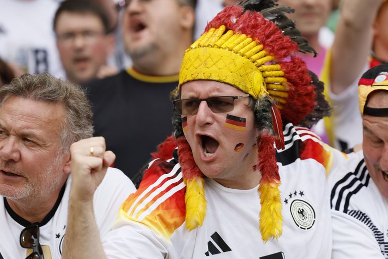 Duitsland schaart zich na uitschakeling massaal achter Oranje op EK