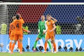 Bart Verbruggen schreeuwt het uit van vreugde na het bereiken van de halve finale van het EK met Oranje. ©Getty Images