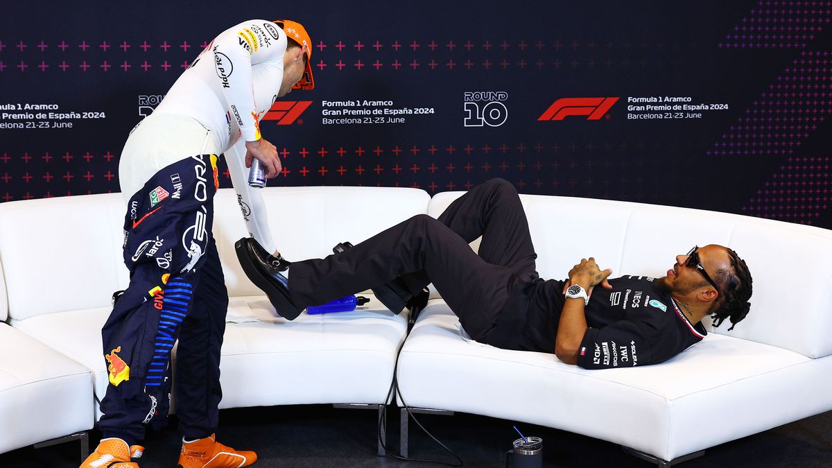 Lewis Hamilton verrast Max Verstappen door Nederlands te praten: 'Zei ik dat goed?'